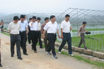 5月9日，福建省常務(wù)副省長(zhǎng)劉德章一行蒞臨超大詔安基地調(diào)研